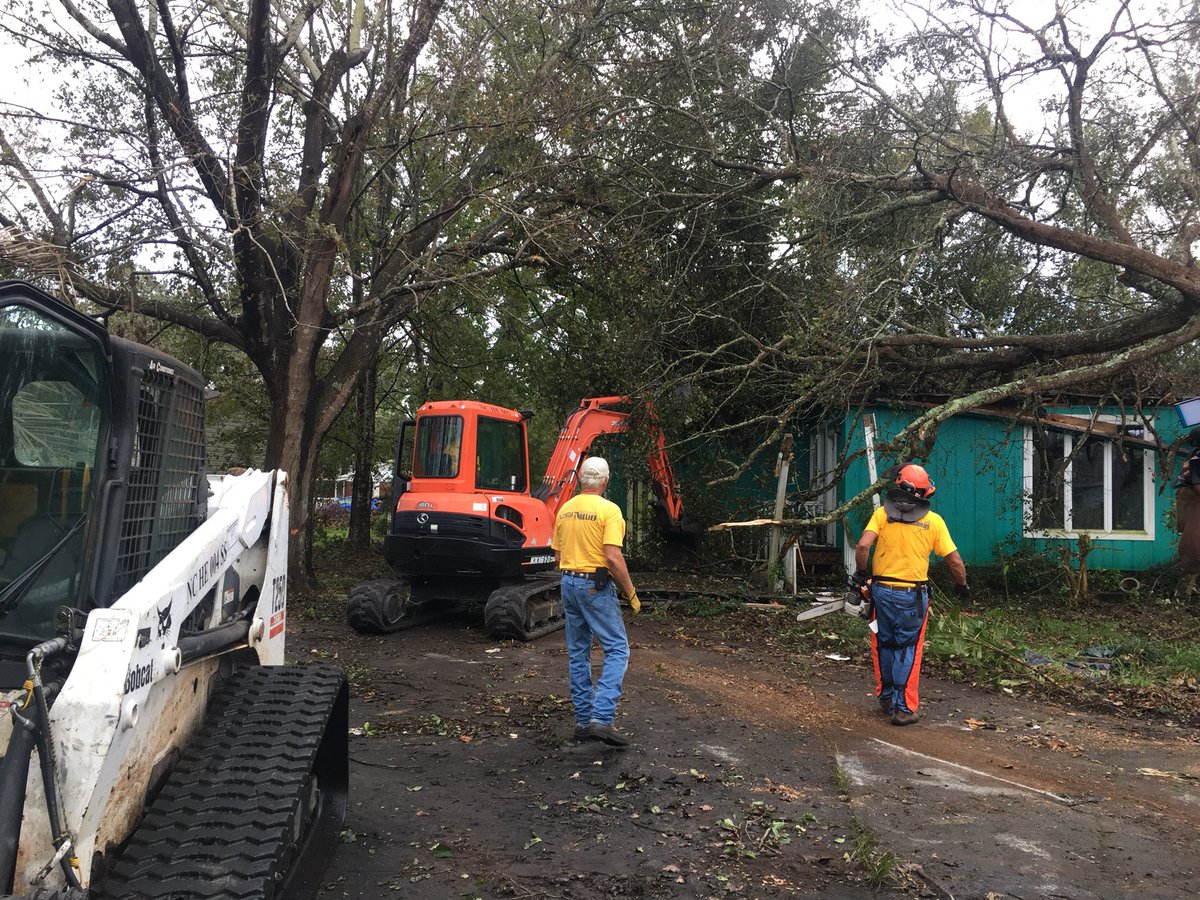 .@WRAL Coming up at 4, NC Baptist Men help families in Wilmington clean up their properties. #wral #HurricaneFlorence2018