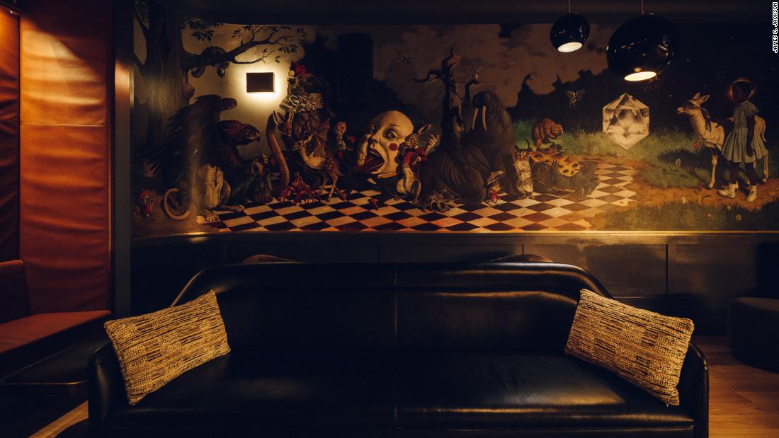 CNNPolitics's tweet photo. This new DC hotel is also a political art gallery https://t.co/PX7eAMSJVD https://t.co/PWgwSronQt