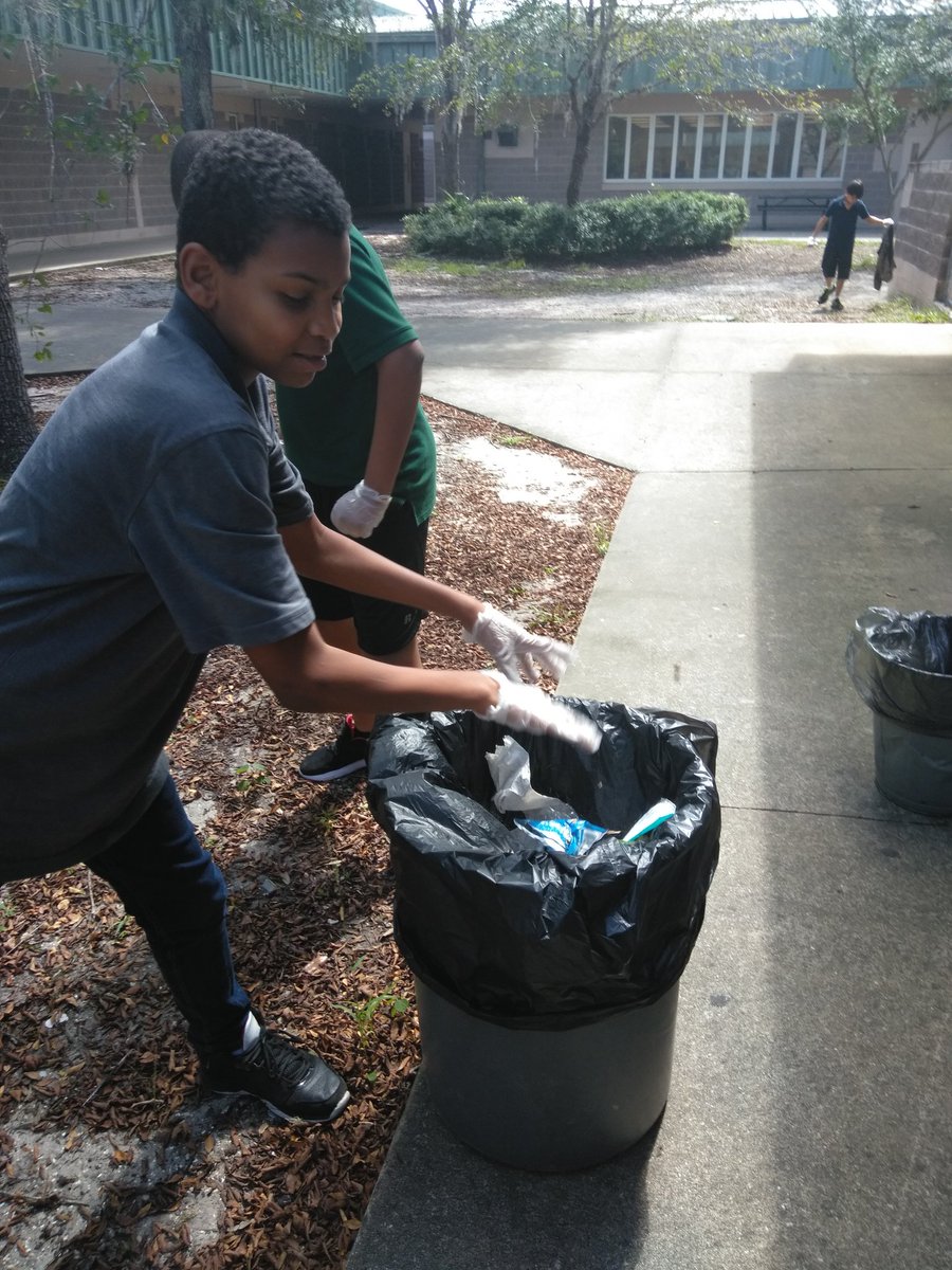 Sharonbrownpro1's tweet photo. My Learning Strategies students are soaring to Greater Heights by participating in Kindness Week. Two big projects this week.  Campus Beautification and helping in the resources center.  Go Eagles!@StephanieOwens @HeritageMiddle1 @HeritageD100 https://t.co/dCSewzptUW