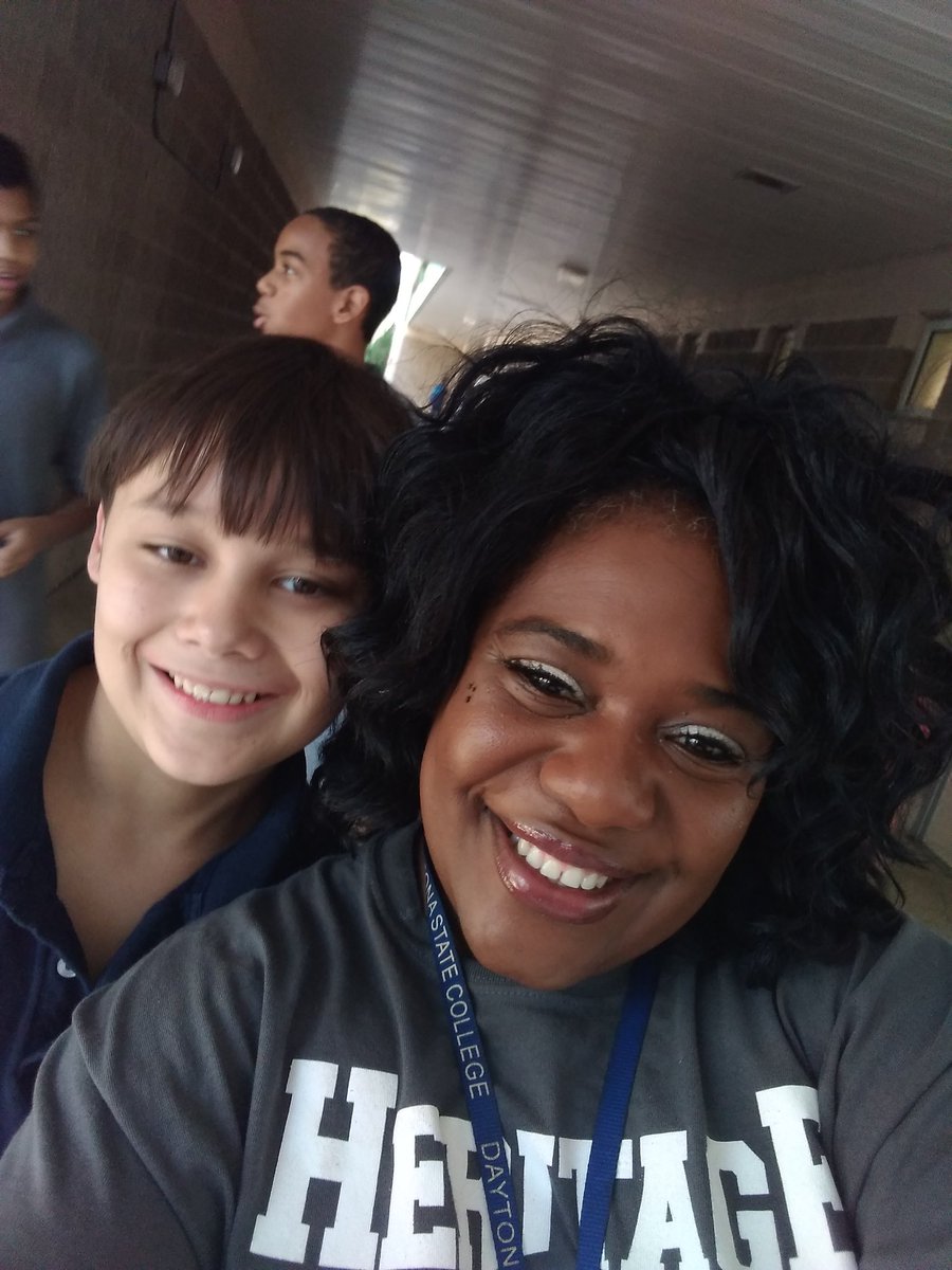 Sharonbrownpro1's tweet photo. My Learning Strategies students are soaring to Greater Heights by participating in Kindness Week. Two big projects this week.  Campus Beautification and helping in the resources center.  Go Eagles!@StephanieOwens @HeritageMiddle1 @HeritageD100 https://t.co/dCSewzptUW