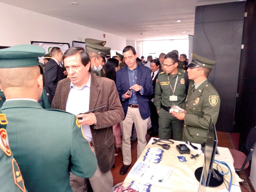 RaycoCol's tweet photo. @RaycoLtda en el 3er encuentro de #ciberseguridad e #informatica Forense con portafolio @MotorolaLatAm radios #APX #ESTIC https://t.co/h5QywG6PvM
