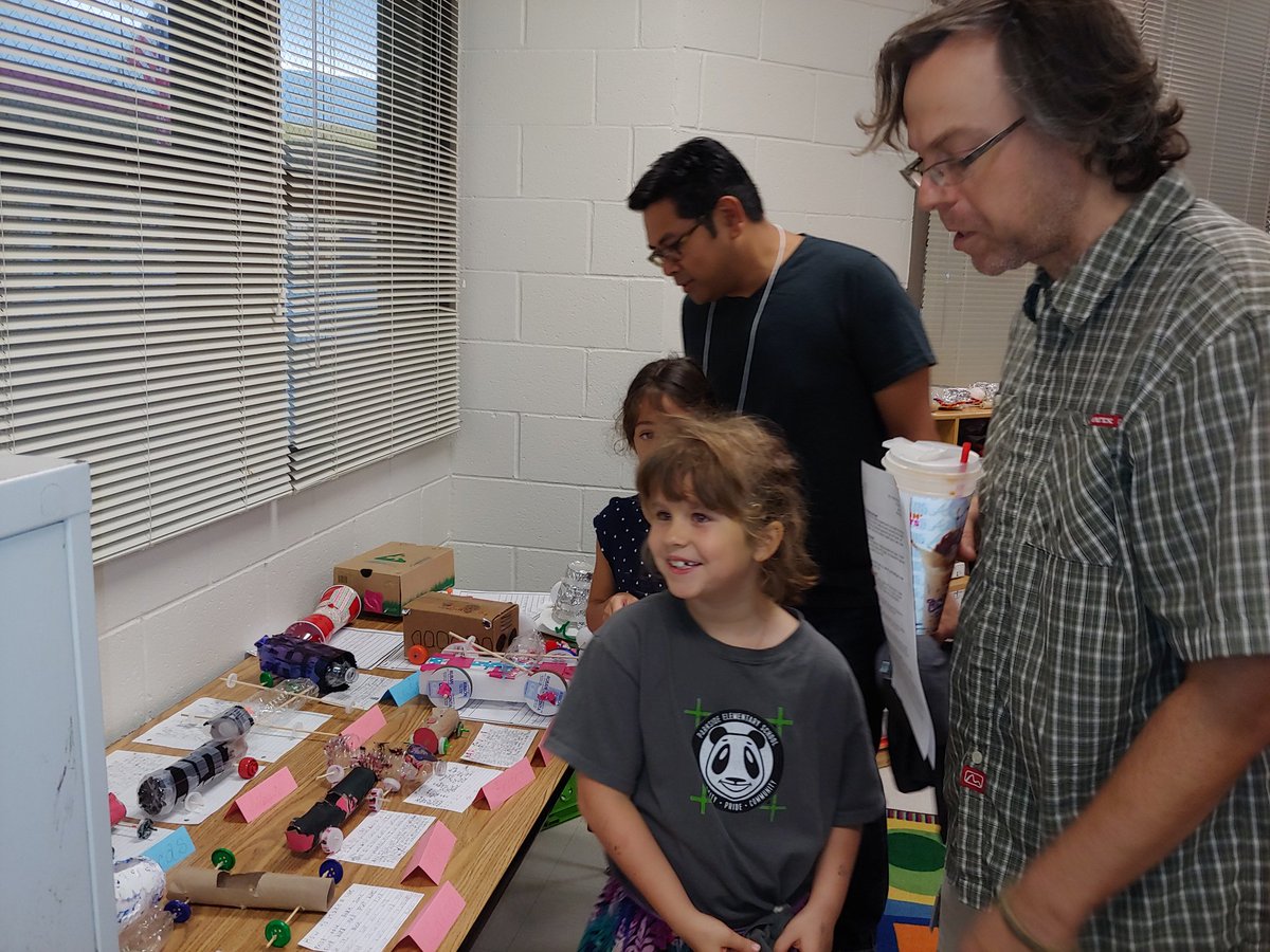 CAlexanderAPS's tweet photo. Parkside Pandas Power Up with PBL! #activestudentengagement #ParksideparentsROCK!  @principalfoster @DrEmilyAMassey @APS_K5Science @KateNailsAPS https://t.co/UVKJUVKpUn