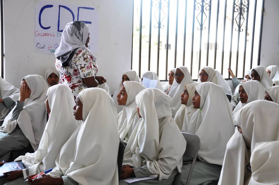 KimathLilian's tweet photo. Kengele ya Binti was successful at Msasani Islamic secondary school empowering 75 young women uplifting their potentials and raising awareness on GBV in rape and sexual harassment #kengeleyabinti #ForwardUk #Tuwezesheakinadada #Cdf #endGBV https://t.co/M8vWyxeDnm