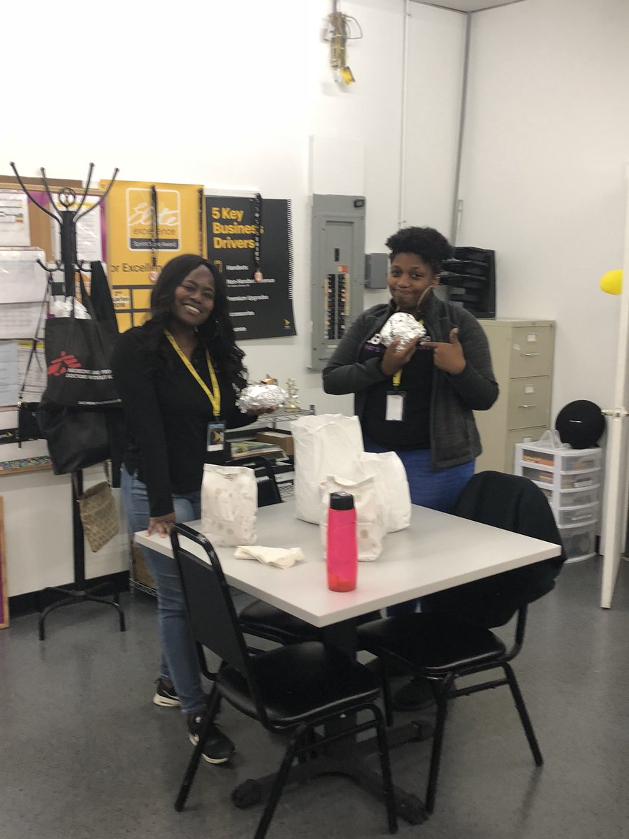 ivory_mitchell's tweet photo. Team Ashland loving Fiesta Friday Tacos, Thank you for Tracy’s Tuesday’s 😊 @tracySprint @NeeNeeSprint @LangerSprint https://t.co/lGH2G5w192