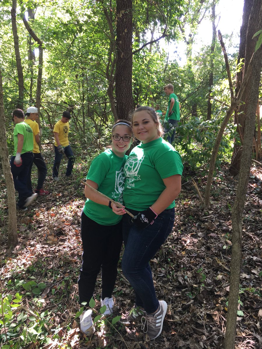 StPatrickHouse's tweet photo. Channeled our inner green thumbs today! #serviceday https://t.co/5uKabWwYje