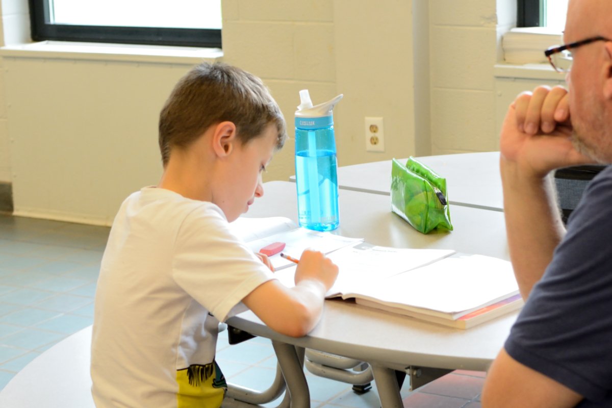 FASPrincetonNJ's tweet image. During the Afterschool program, which runs until 6pm every day, students can work on homework and ask for help from both French and English teachers. #afterschoolprogram #homeworktime #bilingualprogram #SayOuiToFASP