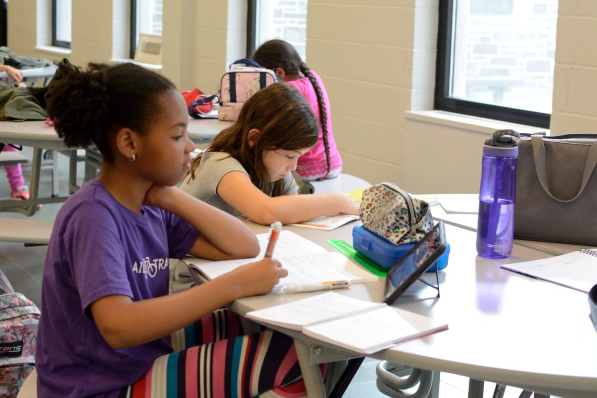 FASPrincetonNJ's tweet image. During the Afterschool program, which runs until 6pm every day, students can work on homework and ask for help from both French and English teachers. #afterschoolprogram #homeworktime #bilingualprogram #SayOuiToFASP