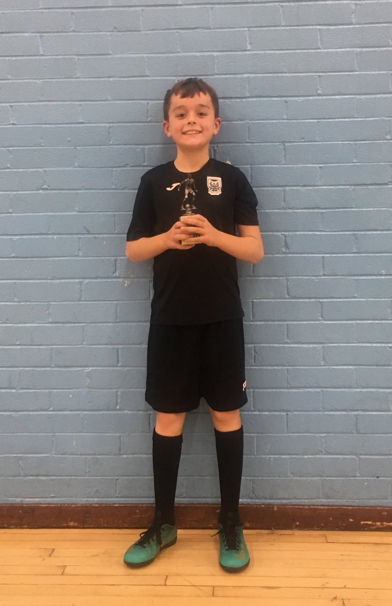LAFC_2009s's tweet photo. Well done to Jayden awarded ‘Player of the Week’ at training tonight, great skill and working hard! 😊👏🏻👍🏻 https://t.co/2FqbzHo9bY