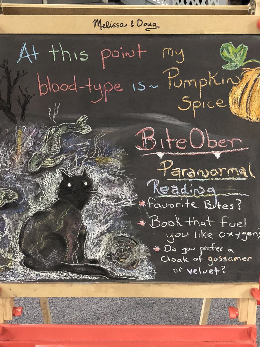 RobintobinTobin's tweet image. Autumn in the library.