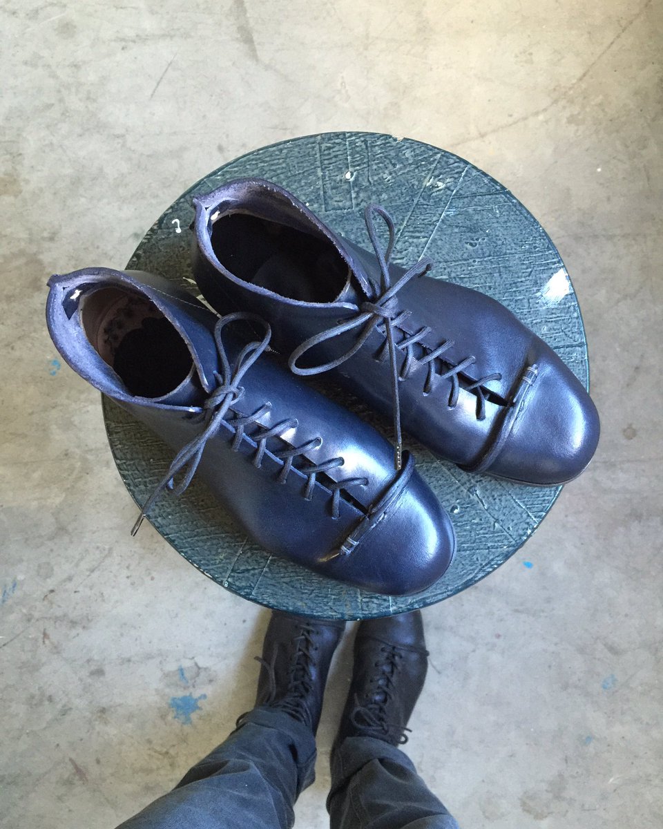 WesterlyShoes's tweet photo. I have funny feet. Flat, bunions, large orthotics. I consider myself very lucky that I can dress my own feet to give them comfort.
#shoemaker #shoemaking #bootmaking #ladyboss #design #shoedesign #bootdesign #unisexstyle #handmadeshoes #handmadeboots #madeincanada #yvr https://t.co/9S4MtmWcGy