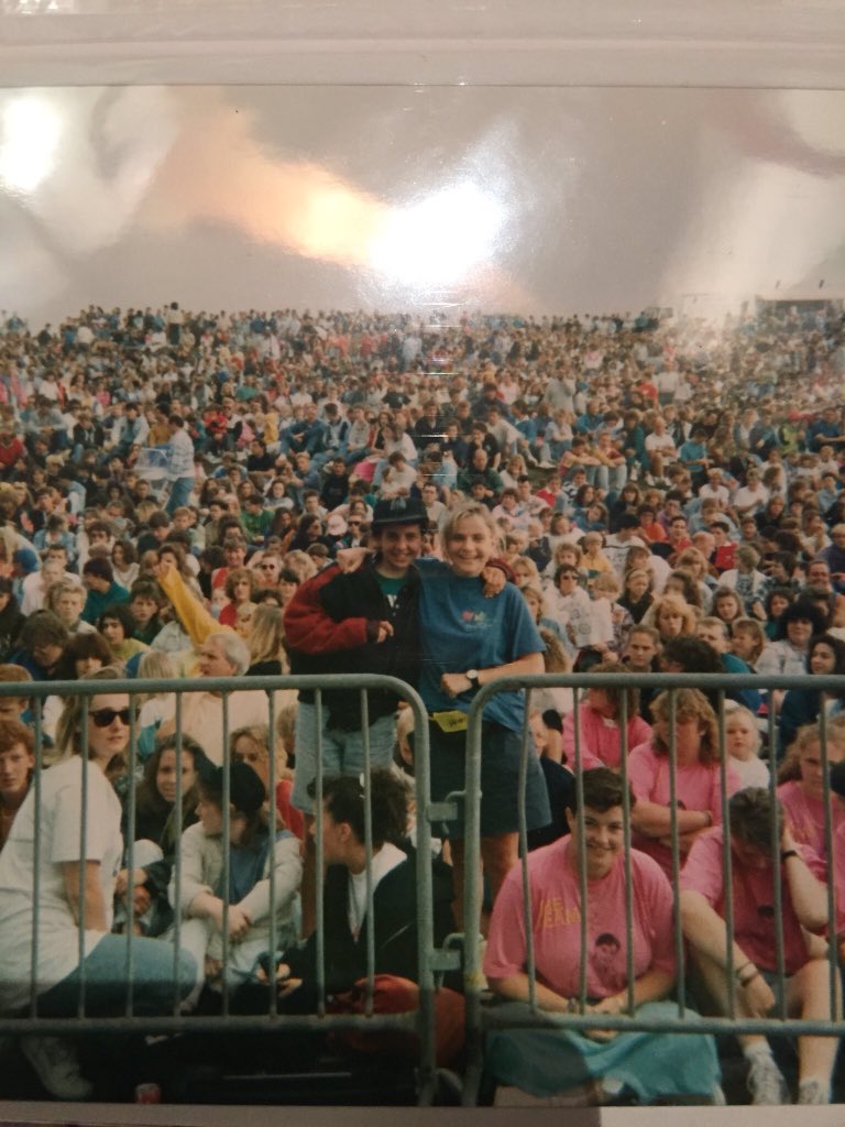 BrackpoolBev's tweet photo. @Sallywoodings @JDonOfficial @Schofe And this was us !!! https://t.co/ol5ufSveXW