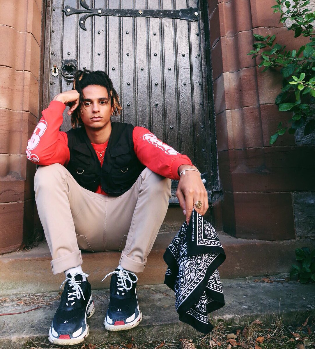 rainuk_'s tweet photo. Website is now live, FREE SHIPPING! enjoy it while it lasts 🤟🏽 https://t.co/6wL1Mtc15F https://t.co/sAEvFrgnmB