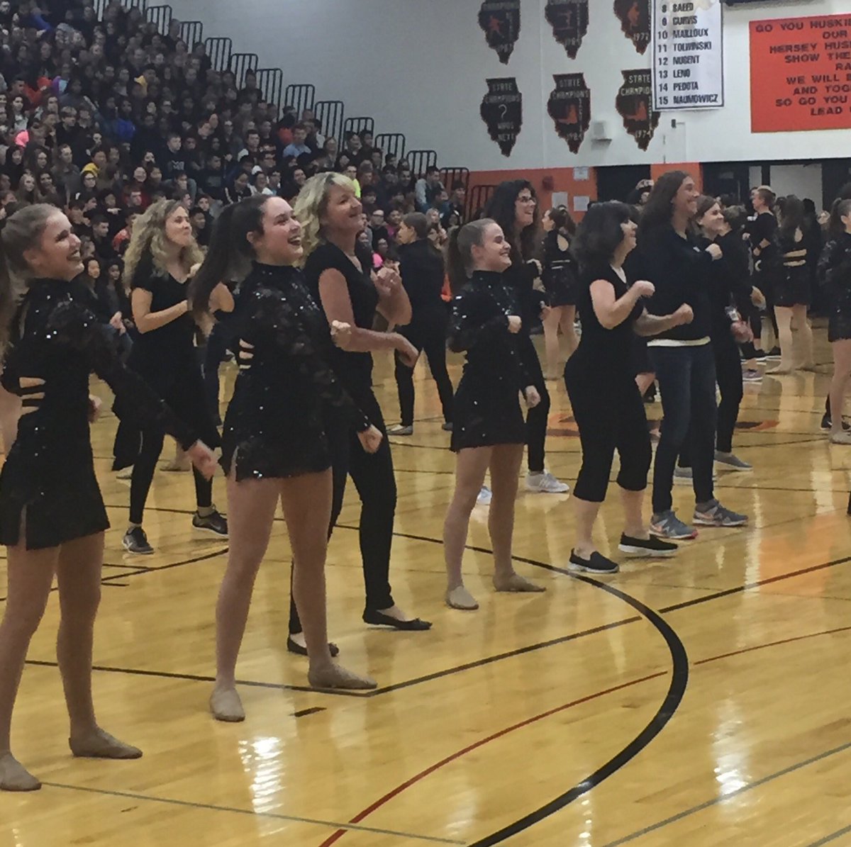 mrsfransci's tweet photo. Amazing kick off to Hersey’s 50th Homecoming Week! Great performance @HerseyHuskies staff &amp; students!!! https://t.co/gXcPBRV0Du