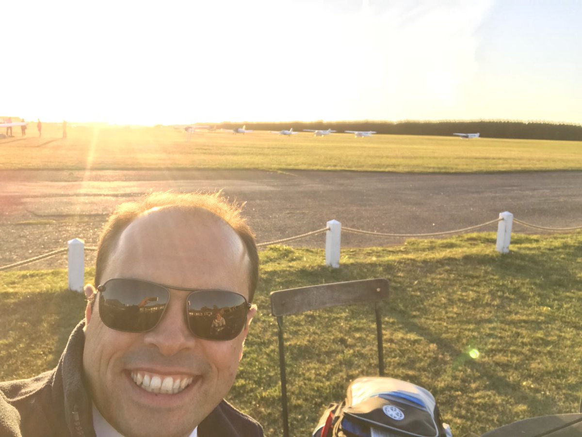 Cptwilko's tweet image. Great day @TVAirAmb #Aviation saving life’s and well done to the guys and me #instructing at @WLACFlying #avgeek #pilotlife