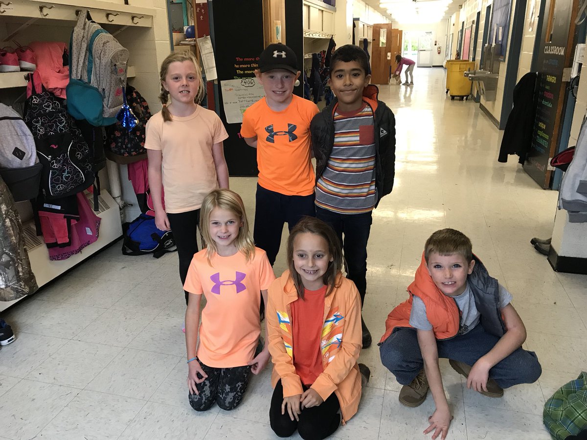 LaureaShaw's tweet photo. #EveryChildMatters @FES_NB Orange Shirt Day at FES. @ASDWLimelight https://t.co/aJaXvfinFu