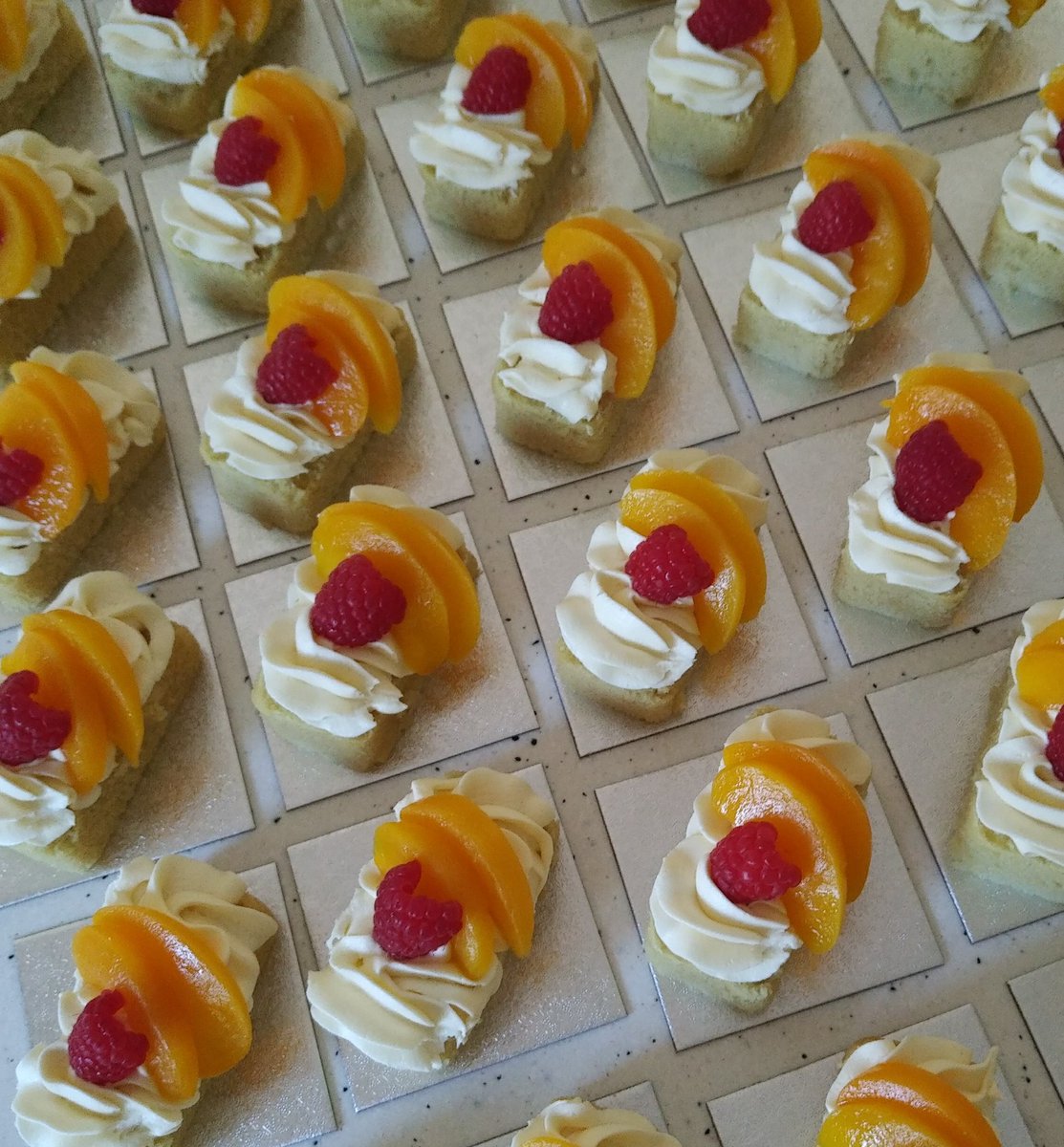 vegancakery's tweet photo. Delicious #vegan Peach Melba Cakes being prepared for #TheVeganCakeryAfternoonTea in #Millbrook tomorrow...as I always want menus to be seasonal, this will probably be their last appearance of 2018! #AlwaysVegan #CakeryNotFakery https://t.co/FZXLbvKEsc