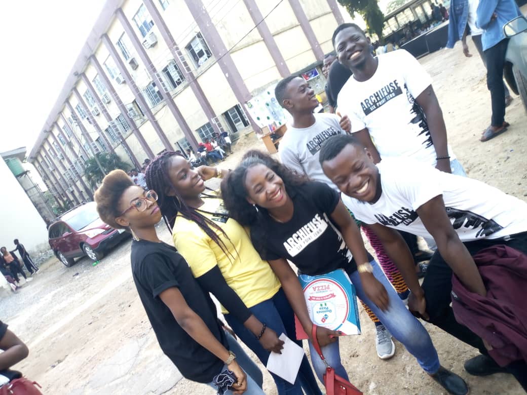 Arsa_Yabatech's tweet photo. Happy family.

See what #Archifuse6 has done. 

Start getting ready for our Dinner night.

@princespero 
@taniie_ 
@nukuTm 
@Bami_delee 
@Arsa_Yabatech https://t.co/DzOWFPctHA