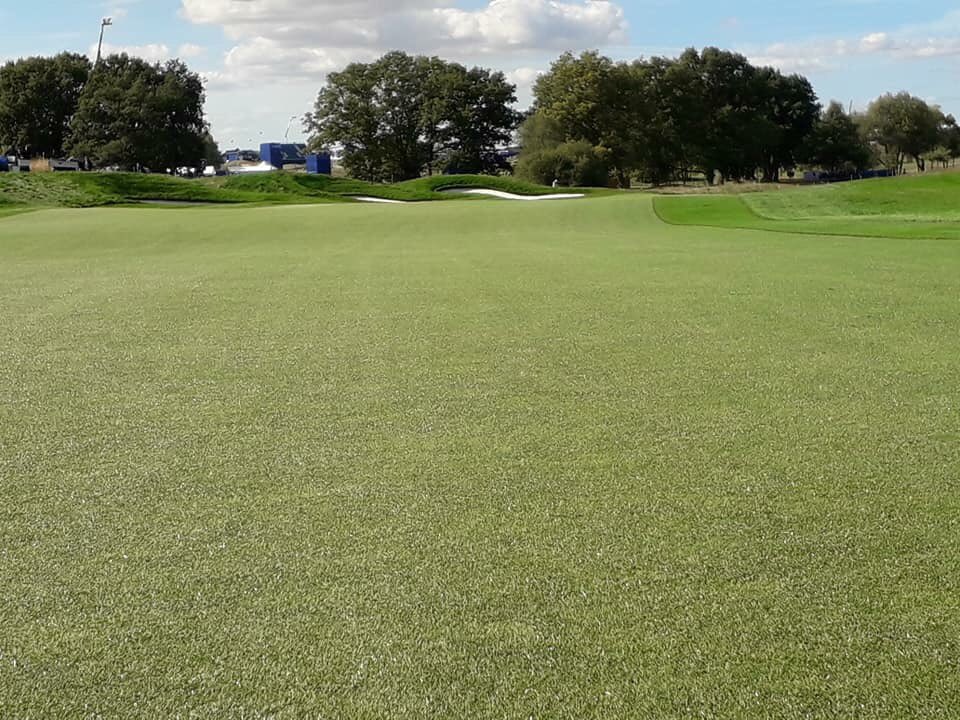 Reyes_golf's tweet photo. Finally at bed, thinking in how wonderful today was and how lucky we are with the cutting quality that we are presenting this week. Many thanks to @JacobsenTurf @BernhardGrinder @macdissarl1 for your technical support. @BriceTurf @legolfnational https://t.co/awMUTr8vjo