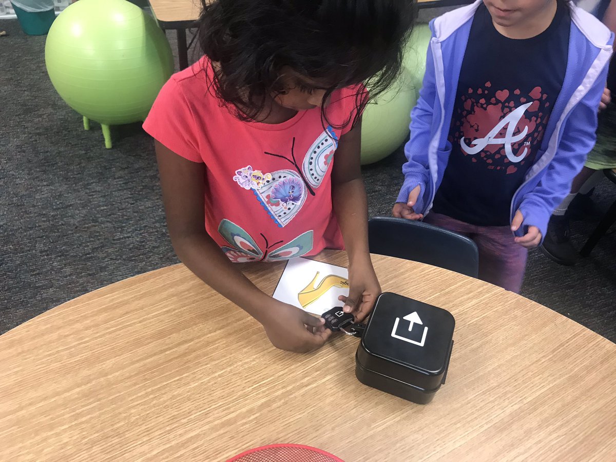 valmgreer's tweet photo. #BreakoutEDU was a success in our 1st grade class! What a great way to end our Fairy Tale unit! #weescaped @CFESmustangs https://t.co/9BdriQ3SV1