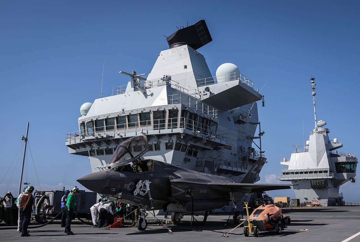 AdmPhilipJones's tweet image. Carrier Strike is a capability beyond the reach of most nations and no-one should under-estimate the amount of dedication, hard work and skill it has taken to get here.  BZ to @HMSQNLZ, our #F35B pilots and the thousands of people who have paved the way for this achievement.