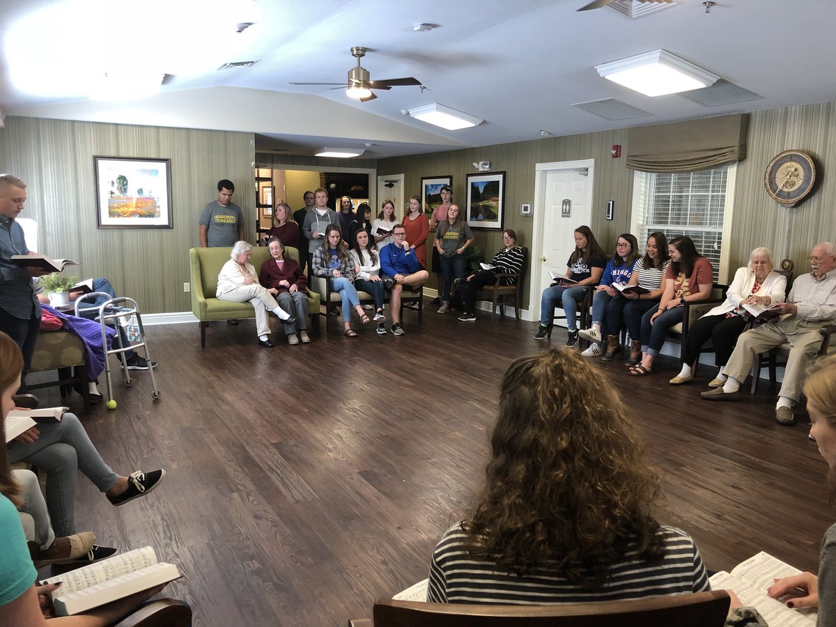 FHUStudentGov's tweet photo. Today at the Southern Oaks devo, @MrRileyJ99 presented an inspiring and applicable message about Gods peace in the middle of chaos. Join us and the residents at Southern Oaks next Friday for another short period of worship. https://t.co/8yfgHJa9H7