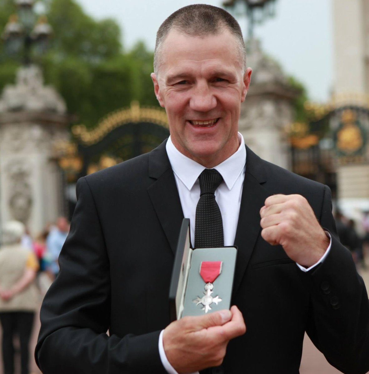 BBBofCuk's tweet photo. Congratulations @showboatrhodes on Sir Henry Cooper Services to Boxing #BBBofCAwards2018 https://t.co/1KYo8Mtn9R
