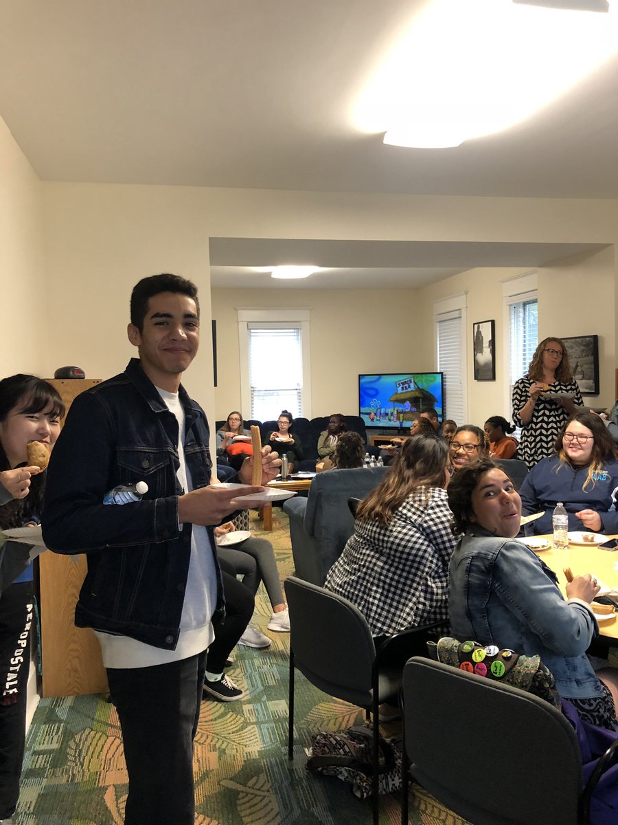 SAULULAC's tweet photo. Free food Friday in the Multicultural House is 🔥 here until 5 pm! https://t.co/ZX66989OEU