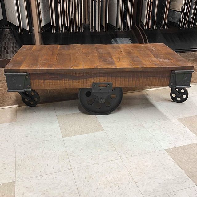 NBSaskman's tweet photo. Trolley style coffee table. #railroadcart #furniture #railway #traindecor #luggagecart #decor #decoration #decoracao #decora #decorating #decorations #decoracion #decorate #decorative #instalove #decoracaocriativa #decorlovers #decorhome  #decorideas #de… https://t.co/DU7WEpTjo5 https://t.co/J2WFfVitf4