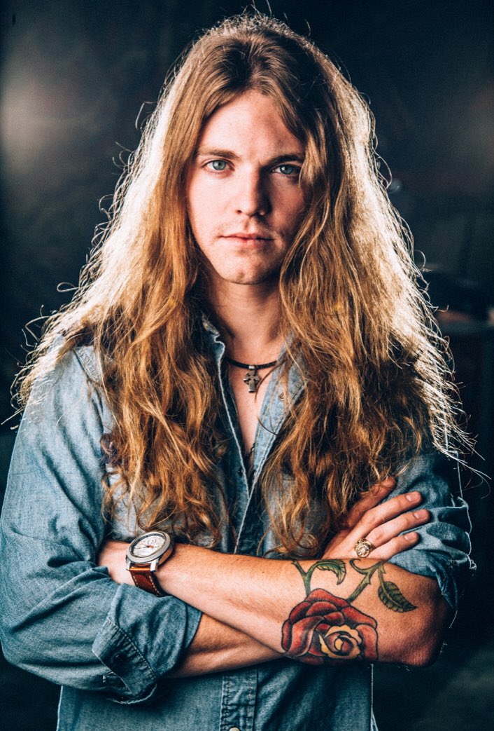 Floores's tweet photo. TONIGHT! We’ve got your Friday night plans covered! Join us as @Austin_Meade puts on a free show on our indoor stage with Special Guest @gsimonmusic !  #fridaynightplans #floorescountrystore #floores #freeshow #helotes #thingstodo https://t.co/HZ15u5LxvQ