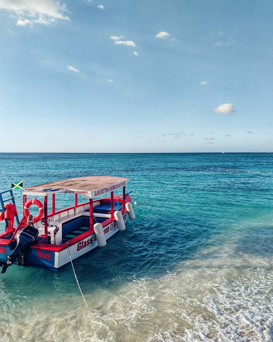 jamaicansdotcom's tweet photo. What do you have planned for the weekend? 🤔✅ | 📷 IG: fragmentx #DoctorsCave https://t.co/WXmsh8iUBV