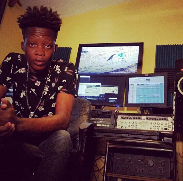 Dandynationwold's tweet photo. Rezo nan #Studio pou anpil #nouvote
Deja li nan #tounaj pou yon bèl #video kote pral gen bgy pou zorey ak zye
@rezoofisyel
Denye music li 👉 https://t.co/zAs5pQJD0G
E wap jwenn li sou HIM Cypher a 👉 https://t.co/spnbFIdqWA
Ret konekte avel
#Dandy #Dandynationworld #News https://t.co/nUT79nSkYt