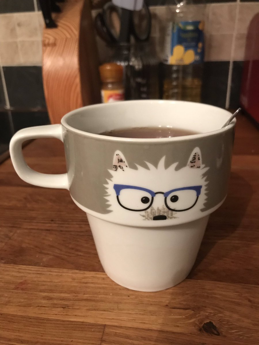 relacs1978's tweet photo. Bloody work on Saturday @tetleyuk #tea #dogcup #work #why https://t.co/jHMYG2M1EM