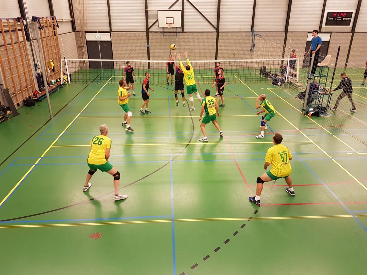 vvatalante's tweet photo. Heren 3 wint met 3-1 van @VC_Spaarnestad H8 de Tweede Klasse! En nestelt zich aan kop! #Volleybal https://t.co/EaLweYG4aE