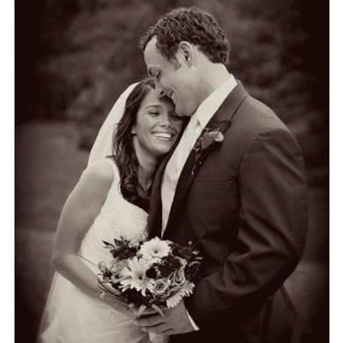 CheerN4ya's tweet photo. @theFortMcKenry 
I LOVE YOU—
ALL THE WAYS,
ALL THE DAYS! 
•
Cheers to our 1st decade &amp; beyond!! ♡ https://t.co/gK3wT2LuXI