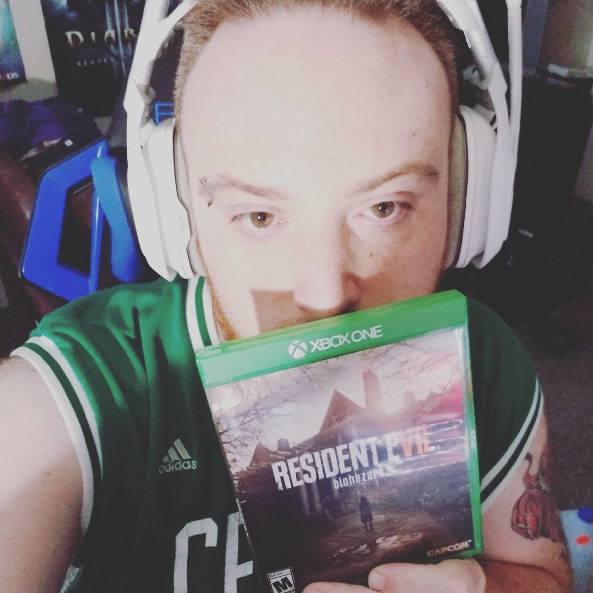 NevermoreNyte's tweet image. ⚔ LIVE NOW!!!

🎮 #residentevil7

🖥 twitch.tv/elitexkarnage 

Doing some Friday night #spoops!!!

#twitch #twitchstreamer #twitchaffiliate #twitchtv