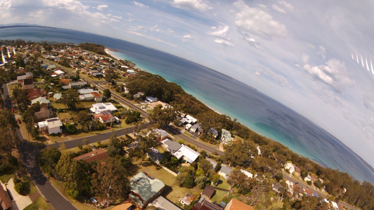 phatmattbaker's tweet photo. First test flight of my new @Parrot Bebop 2courtesy of @idtdna raffle victory #combio2018. Definitely best conference freebie to date! https://t.co/La1qvBQIQ7