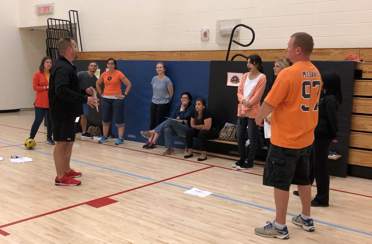 m_marycatherine's tweet photo. Physical Literacy is Competence - Confidence - Motivation. Thank you Ryan Essery for sharing your expertise. We are #GECDSBProud to participate in this obstacle course lesson. https://t.co/3fBw6J3hLN