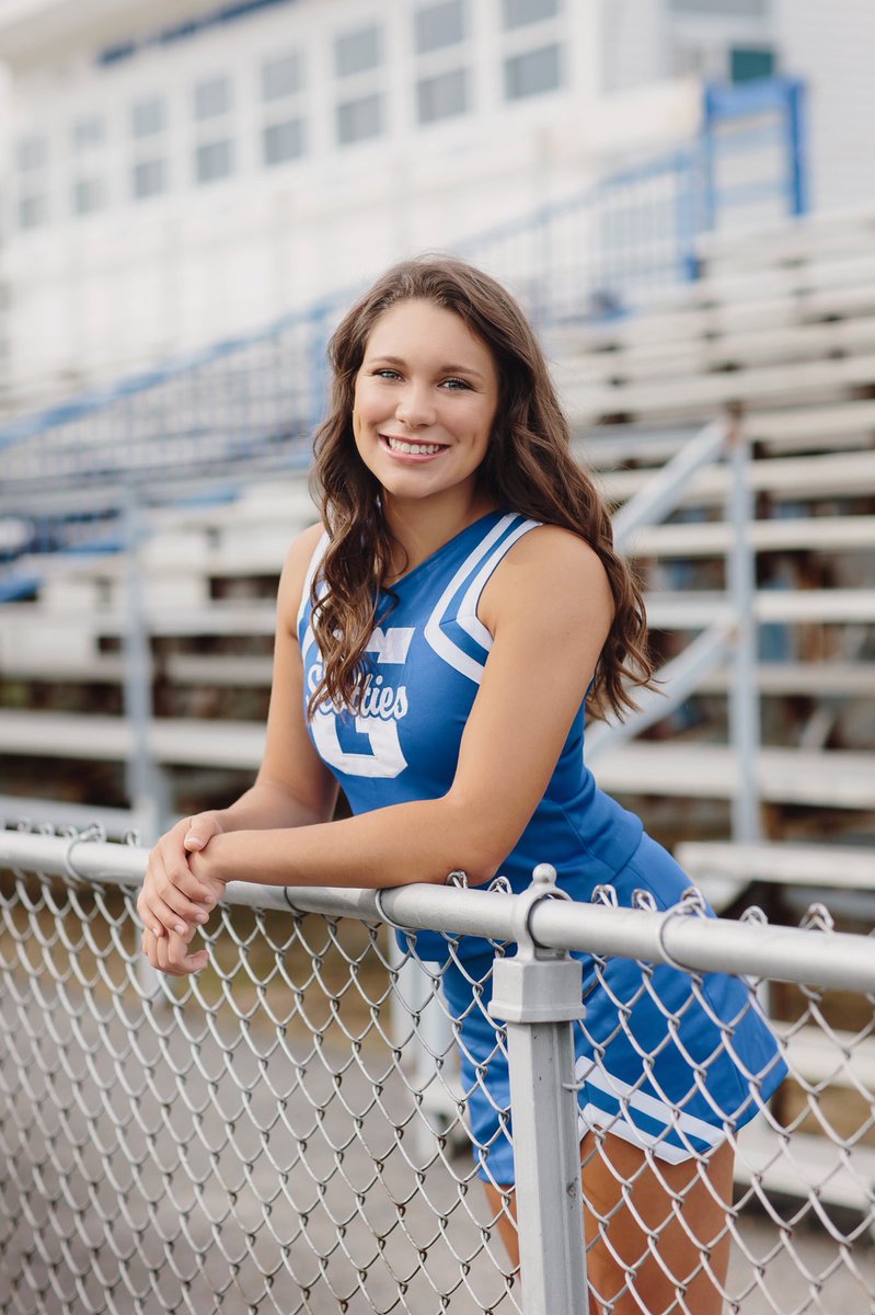 jencartermyers's tweet photo. Tonight is senior night for one of my most precious blessings. 💙🏈💙🏈 We love our Elly-bird! #tyoe Erica Lee Photography @coachjohnmyers @ellyjule__ https://t.co/2vEZgMD54O