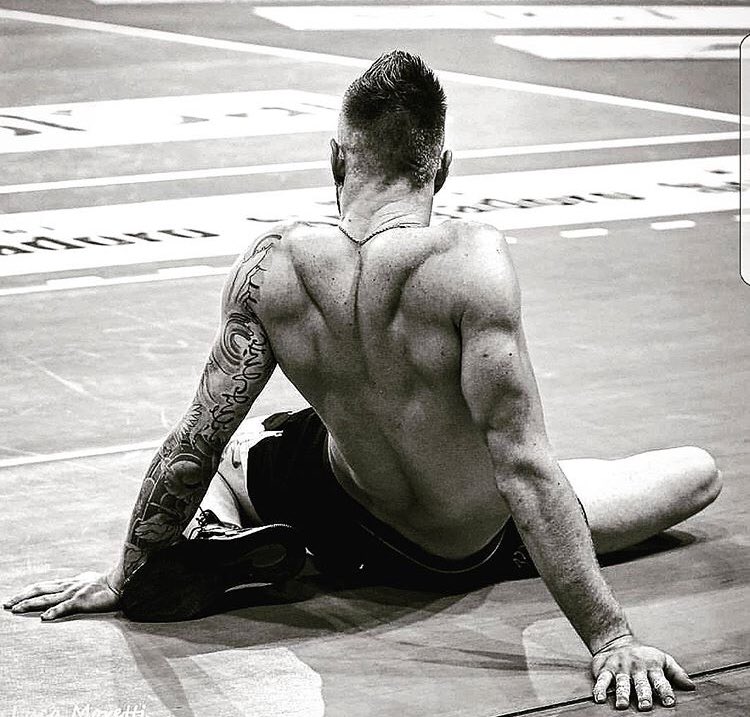 ZiaBebo's tweet photo. Questo mondiale voglio ricordarmelo così! 🤩🤗👋🏼 #ItaliaPolonia #MondialiVolley2018 #zaytsev #loZar ! https://t.co/tQRdHm0dv1