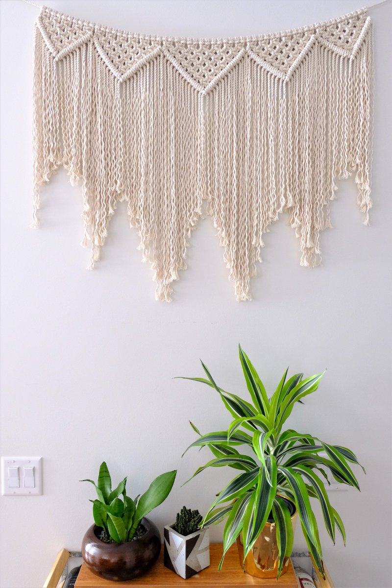 TortueCrafts's tweet photo. LARGE MACRAME WALL HANGING!

Available at https://t.co/AVzHnbGHYd

#macrame #wallhanging #naturalrope #cottonrope #naturalcottonrope #macramewallhanging #wallhangingmacrame #homedecor #homedecoration #etsy #etsyseller #etsyshop #etsystore @RopeShopdotCa https://t.co/pzdVhtJbnd