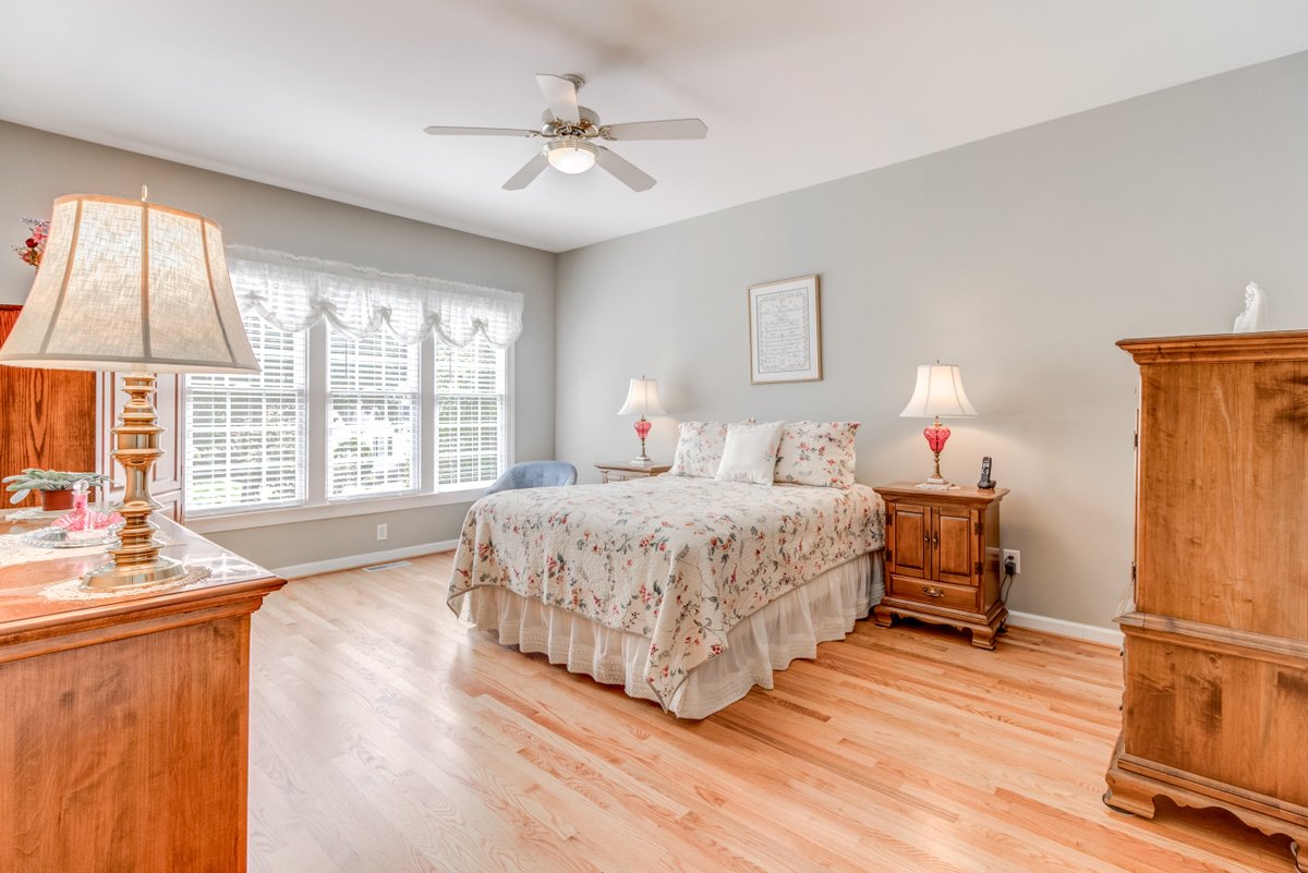 MotionPads's tweet image. Here's a little slice of heaven in #HollSprings. Enjoy your coffee in that fabulous 3 season porch! @PeggyHouserRealtor @wrtriangle #homesfoesale #Raleigh #realestate #realestatephotography #photography