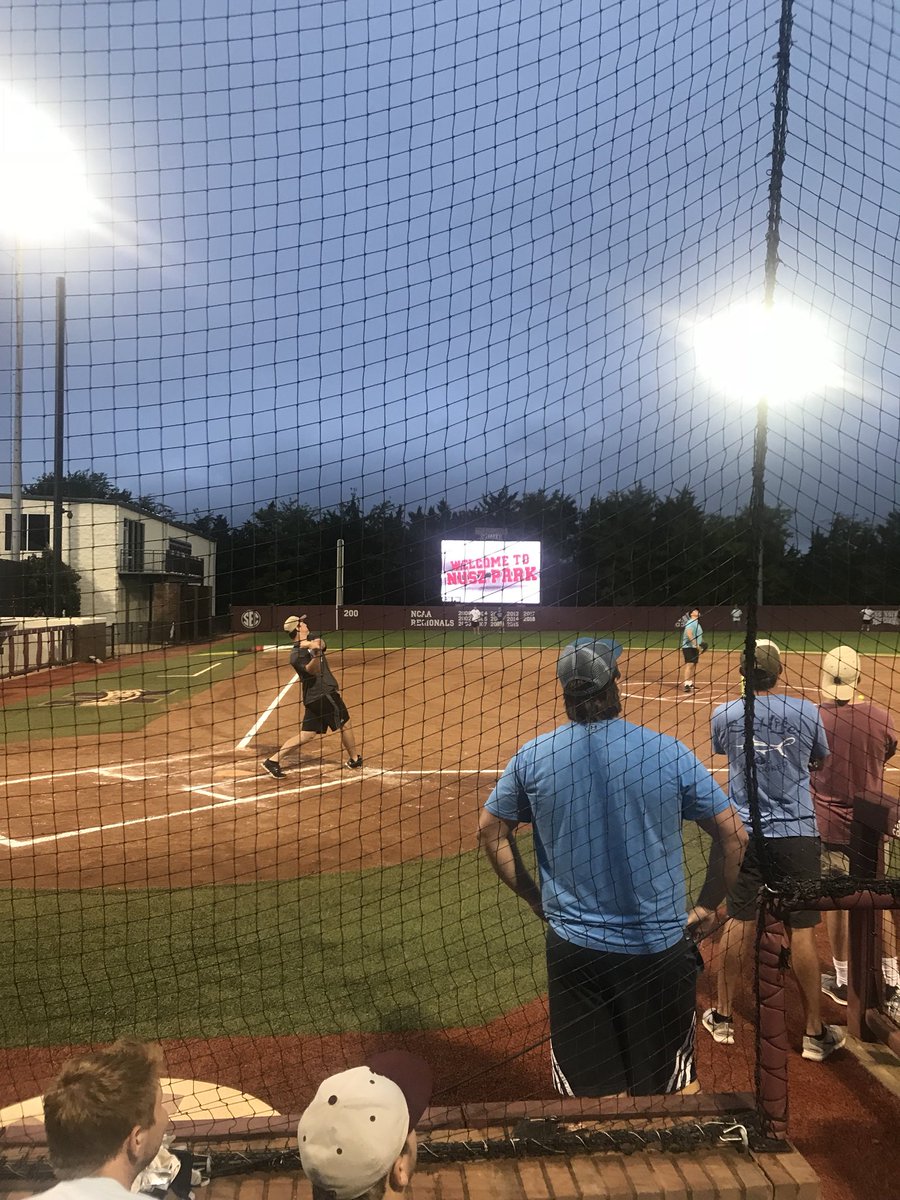 SAE_MSUdawgs's tweet photo. The 1st Annual Bats &amp; BBQ Homerun Derby Philanthropy Event was a success! A special shoutout to our philanthropy chairmen, Jack Dyles and Tripp Perkins, for coordinating this great event! The chapter raised a total of $7,250! All proceeds will be benefiting MSU YoungLife. ΦΑ! https://t.co/pQo26BlTMV