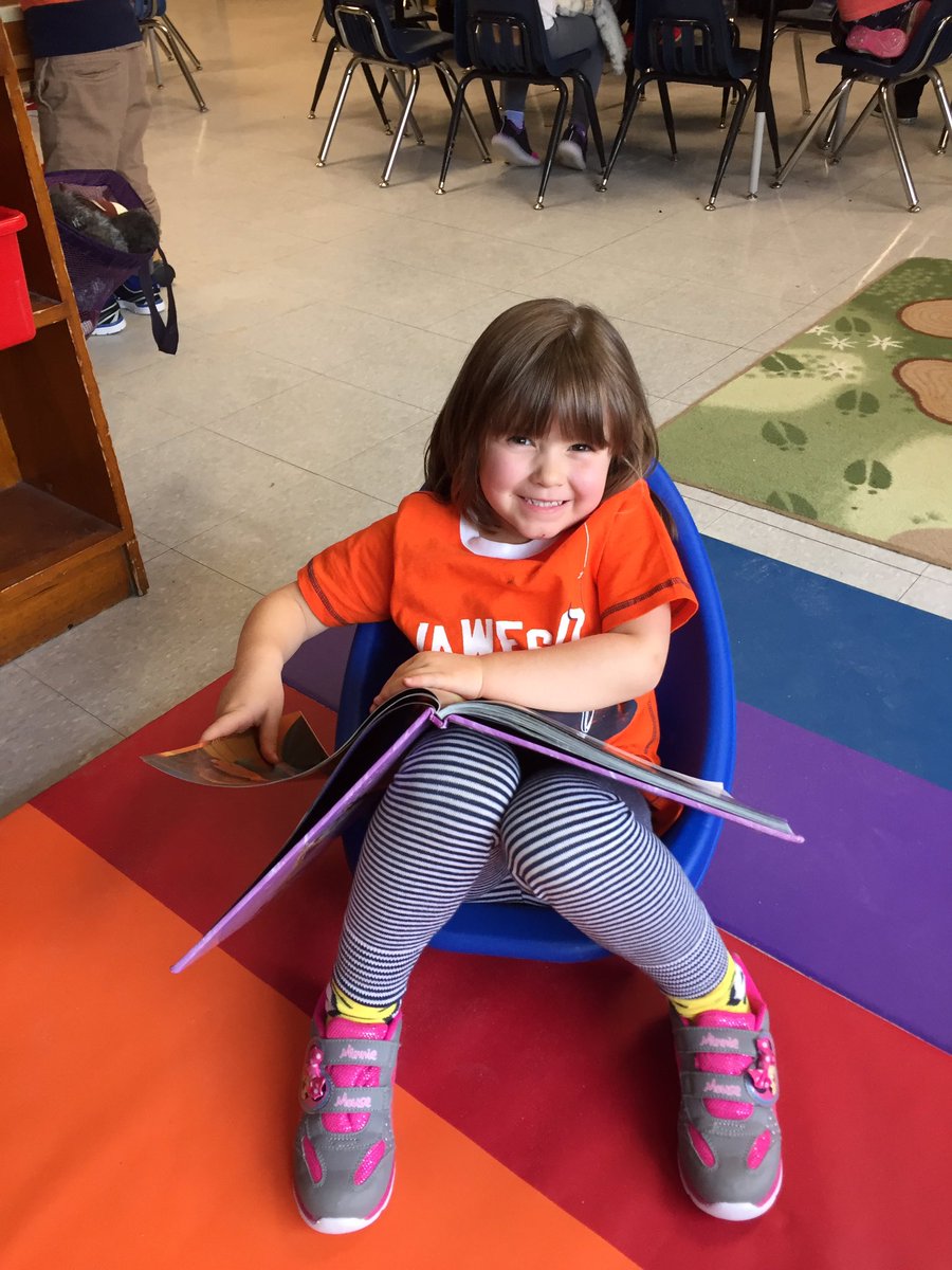 NicoleJabWW's tweet photo. #orangeshirtday #respectandreconciliation #ecoleriverview #wsdnursery #wsdkindergarten @JudeGuzzi1 @GrantB204 #winnipegsd @winnipedsd https://t.co/t6Hmitcdtl