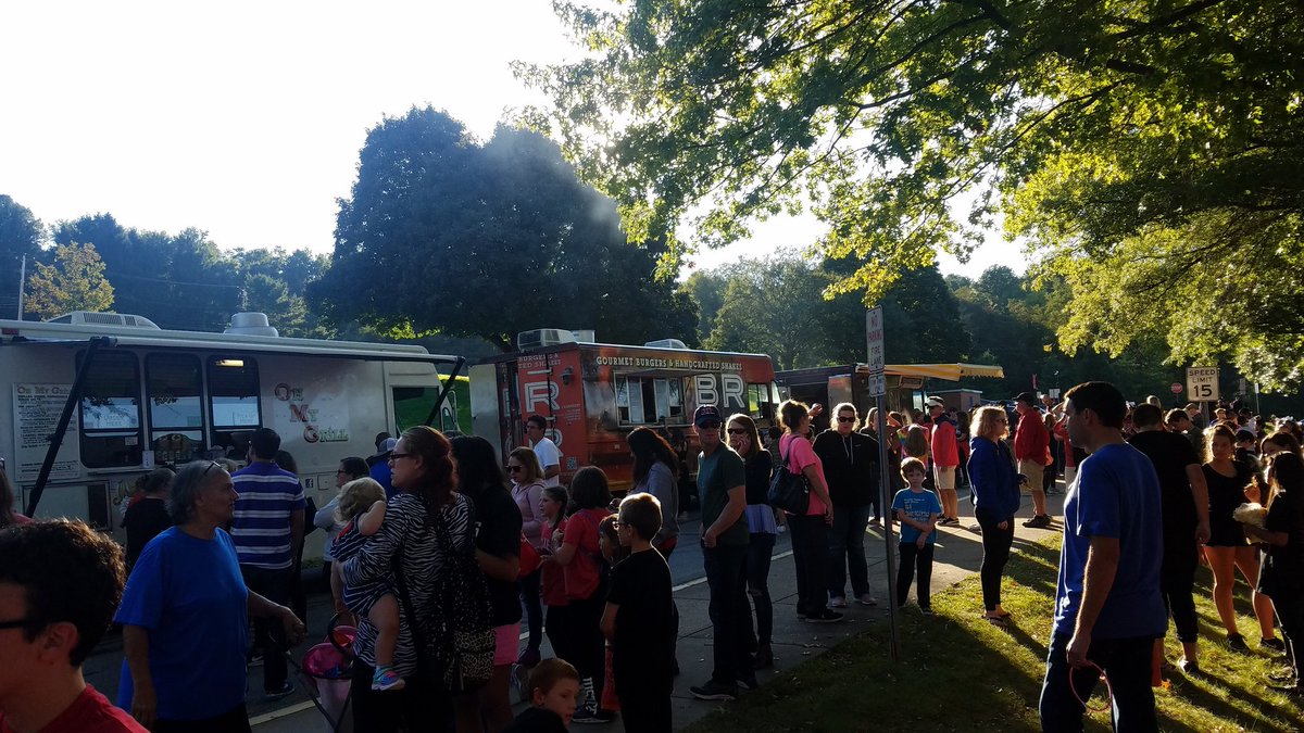 Happy Homecoming <a href="/FCASD/">Fox Chapel Area School District</a>! Thanks for including us in your celebration. #fcproud