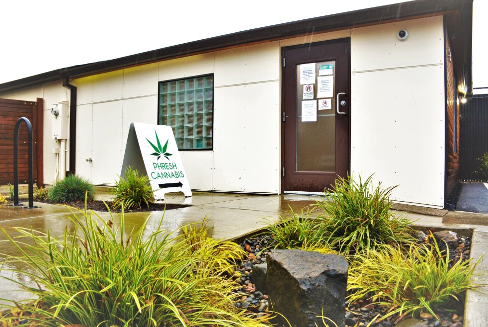 PhreshOregon's tweet image. Stop By Phresh For The Phreshest Cannabis You Can Get! #PhreshCannabis #StoreFront #RainyDay #ForestGrove #Oregon