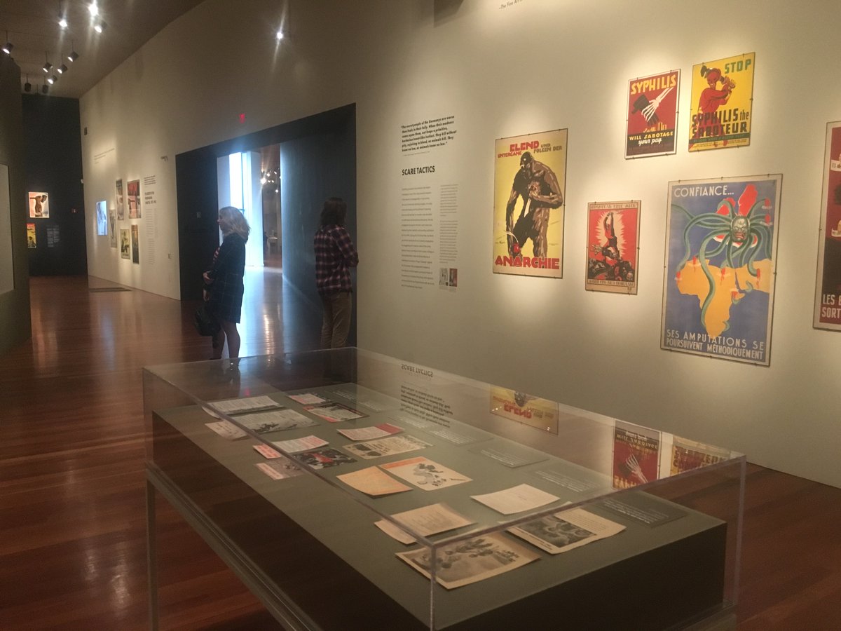 USFCADesign's tweet photo. Our #USFCA Digital Media Design students headed to the @deyoungmuseum for inspiration on projects both digital and analog. https://t.co/MKSQcFBo6a