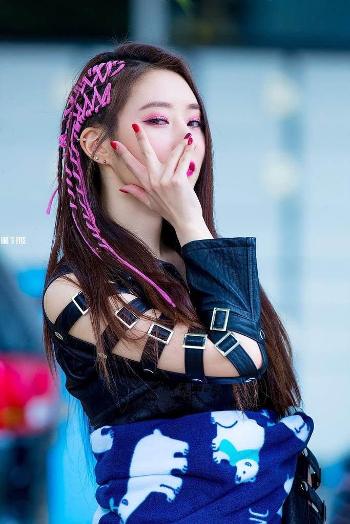 ART__is_'s tweet photo. ART is Kim bora (sua) https://t.co/jZEkGr4x3b