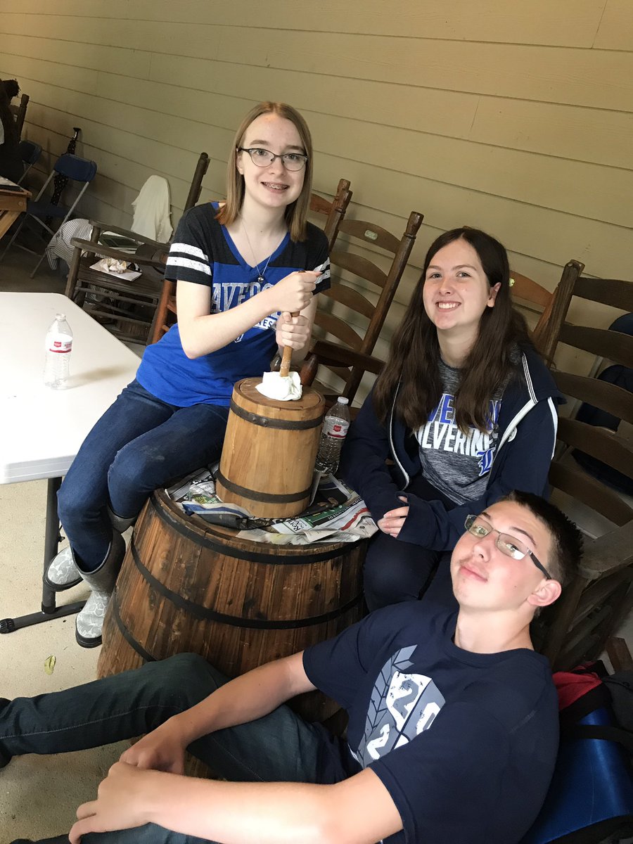 1LHS_Interact's tweet photo. To every single one of our members and our wonderful sponsors: we truly appreciate your dedication to serving our community. You are the ones who make everything we do a success! #LaVergneInteract #LHS #LHSRiseUp @LHSintheNews https://t.co/KWsS1P84gA