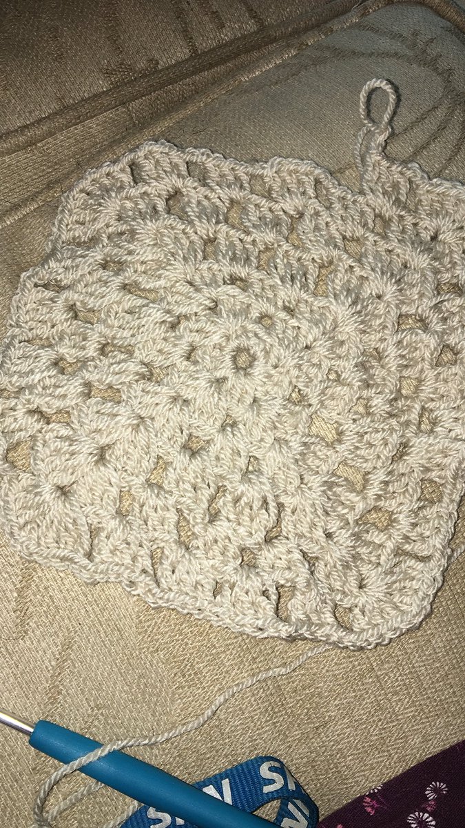 pippinlife7's tweet photo. Ma has started crochet lessons, thereโs less room on her lap right now for us but it means that well soon have lots of things to wear.....were excited.....๐ณ๐ฎ๐ #Dachshunds #CrochetLessons #Wool #Vogue #Twinnies https://t.co/2td7C6hqTq