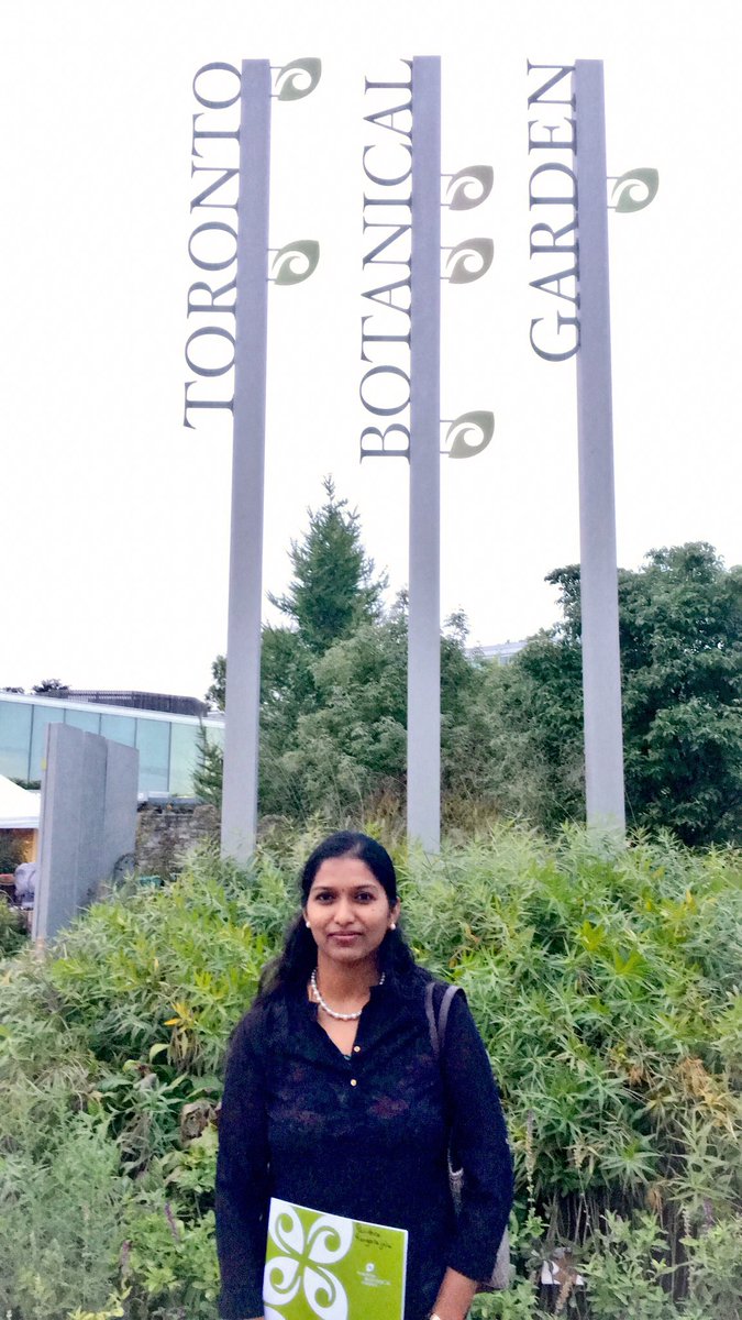 pavithrasgarden's tweet photo. I am a certified Garden Designer now 👩🏻‍🌾.                                                Thank you ! George Brown College @ConEd_GBC and Toronto Botanical Garden @TBG_Canada 😊 https://t.co/6BxwTDZcS3